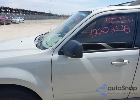 2009 Mazda Tribute I Sport из США, поврежденный, VIN 4F2CZ02789KM06106